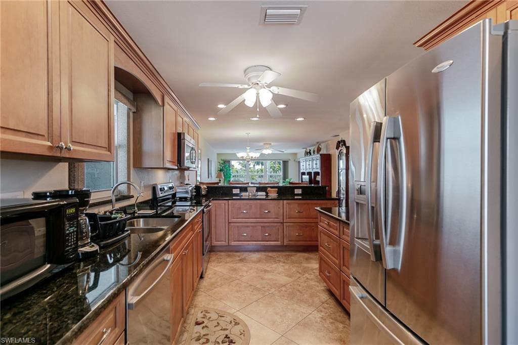 208 Cape Coral PKWY E 208-8