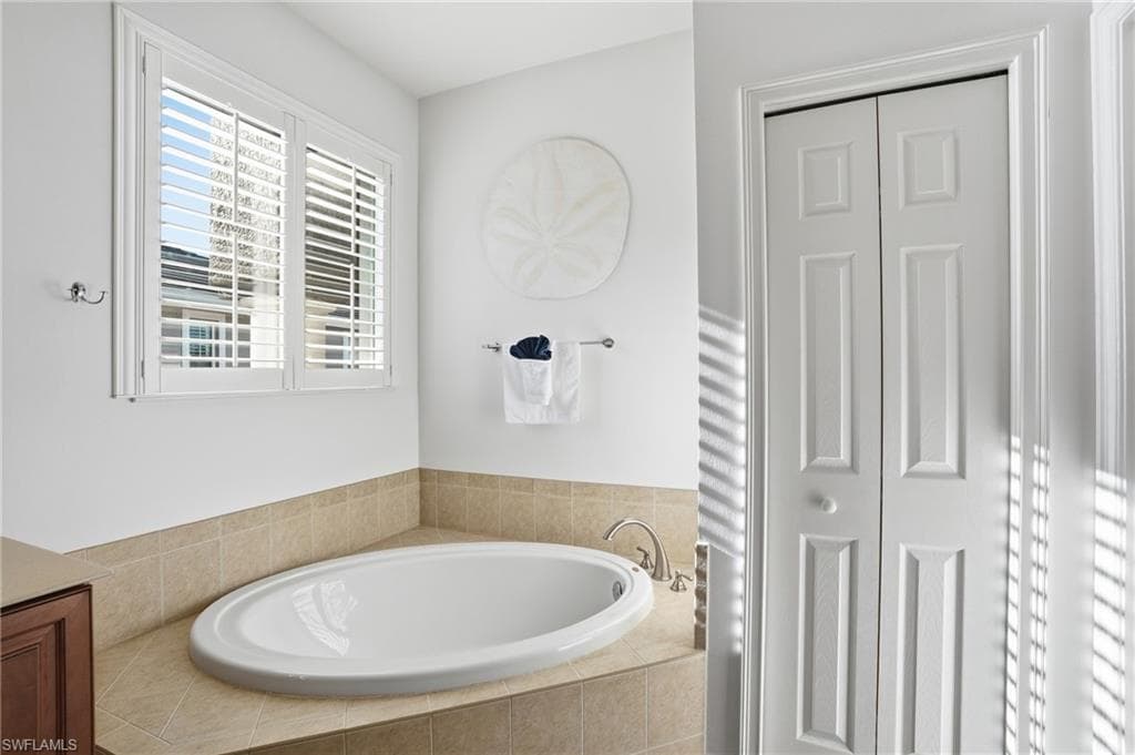 9340 Triana TER # 4, FORT MYERS FL 33912-23