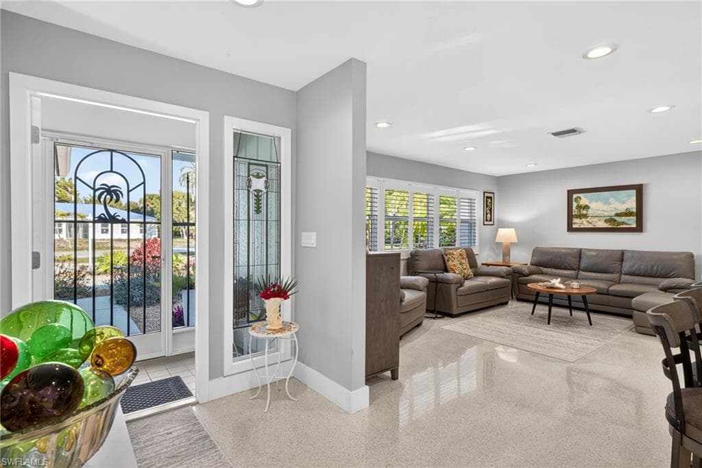 590 Boulder DR, SANIBEL FL 33957-1