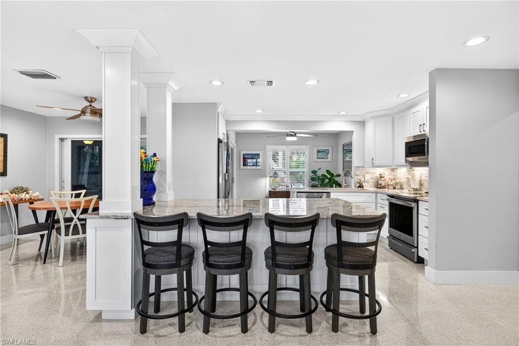 590 Boulder DR, SANIBEL FL 33957-5