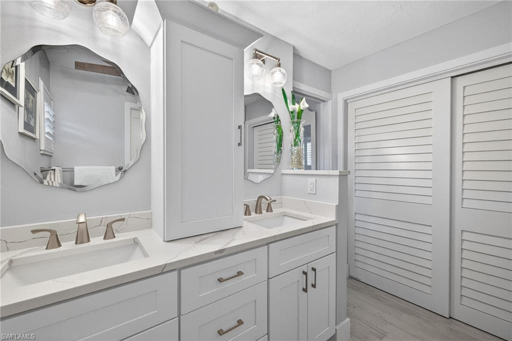 590 Boulder DR, SANIBEL FL 33957-16