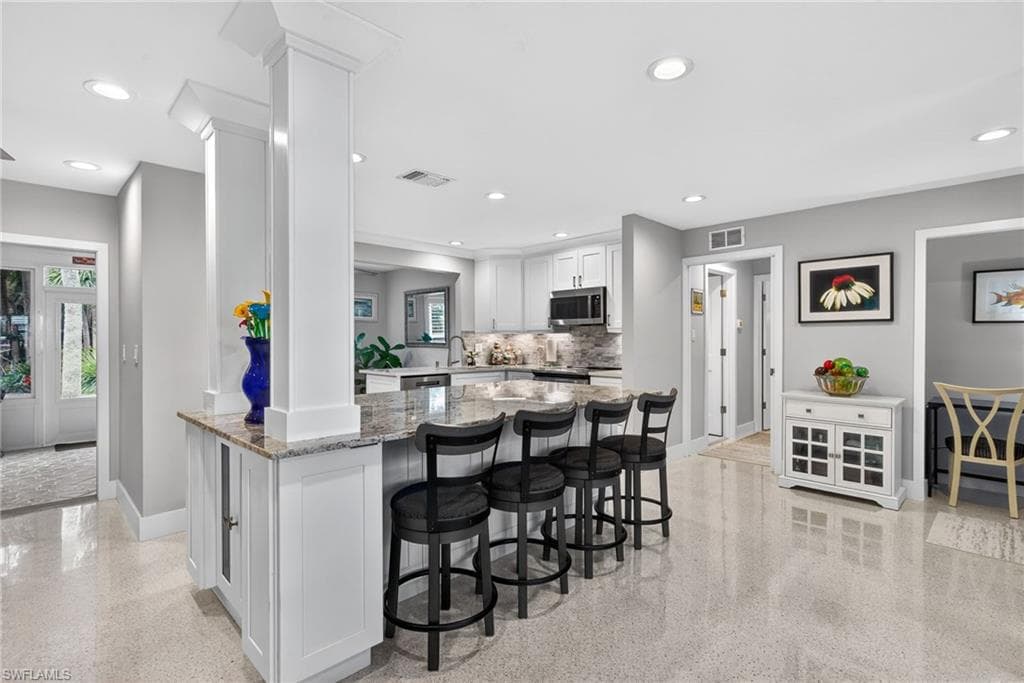 590 Boulder DR, SANIBEL FL 33957-6