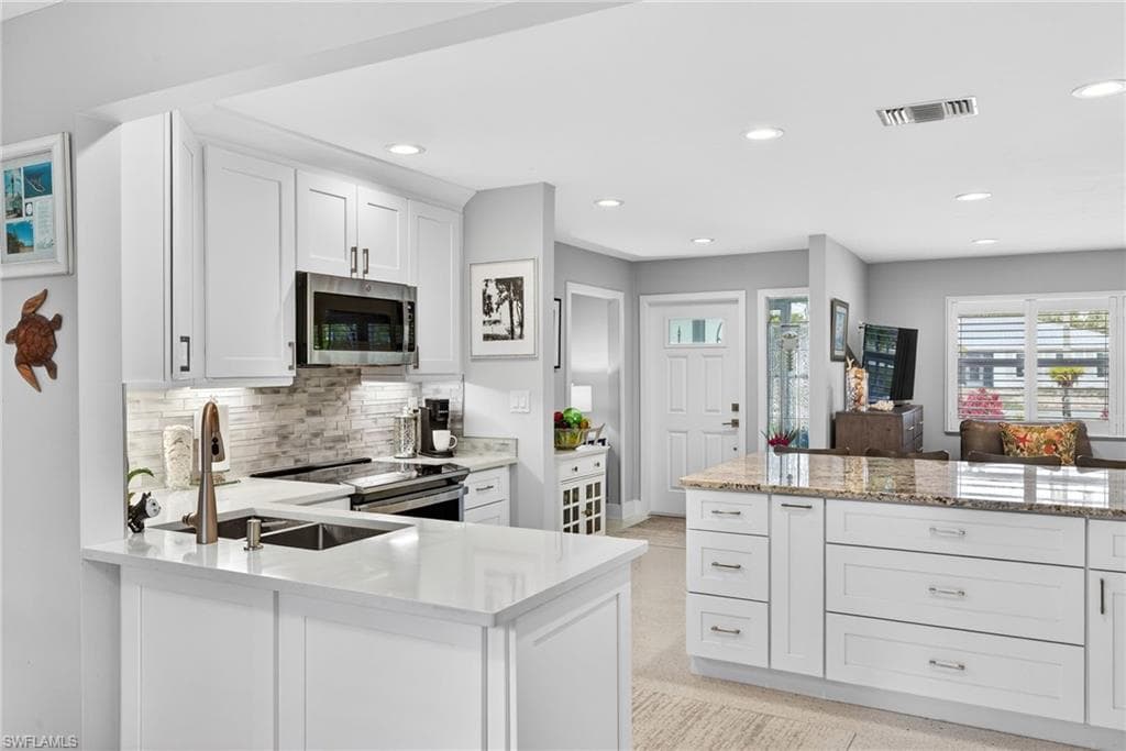 590 Boulder DR, SANIBEL FL 33957-8