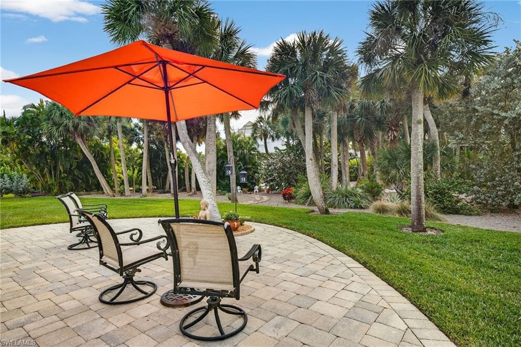 590 Boulder DR, SANIBEL FL 33957-24