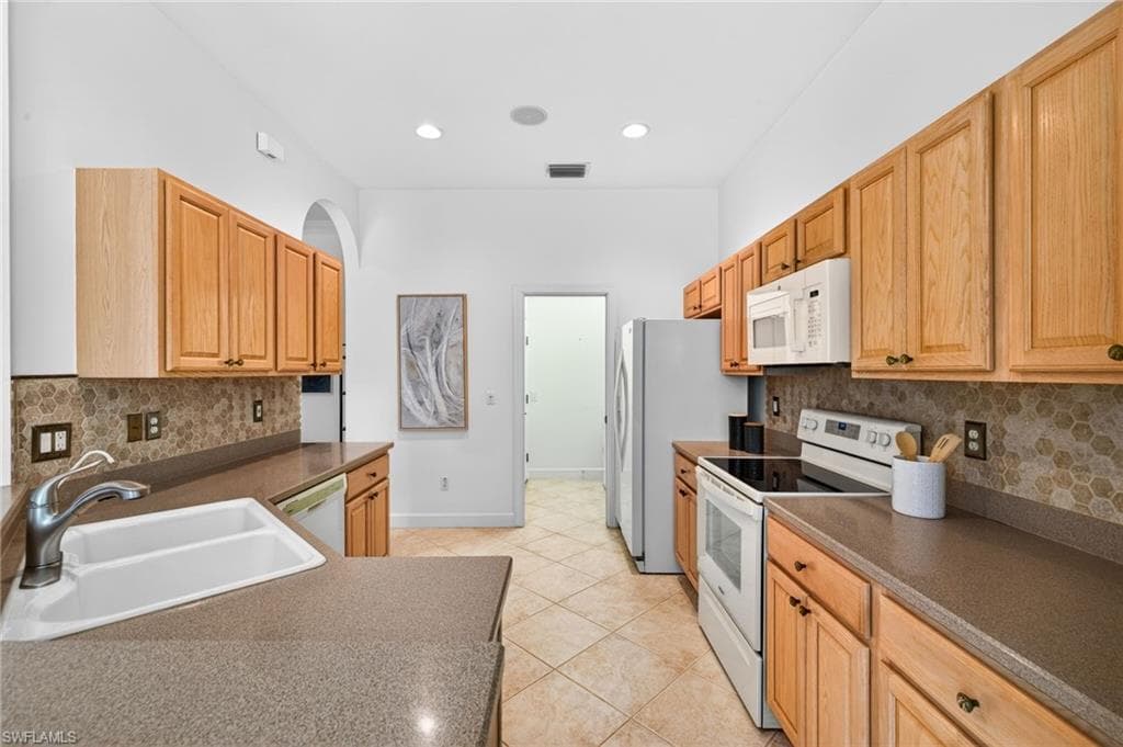 8923 Dartmoor WAY-4