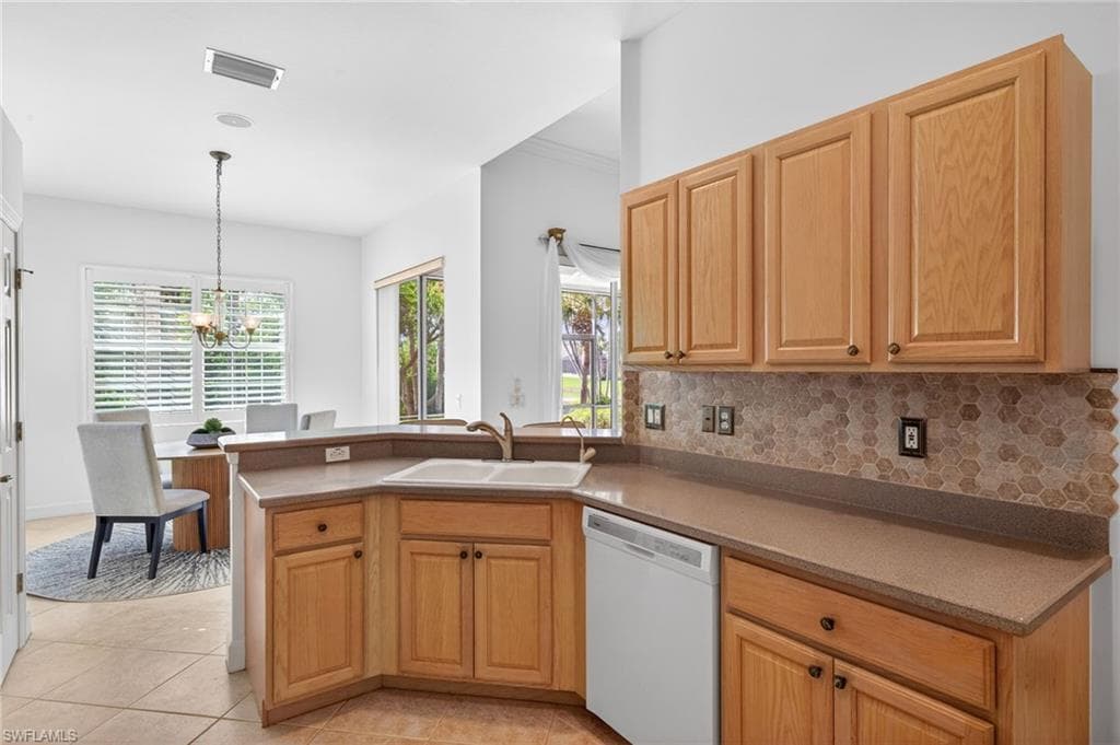 8923 Dartmoor WAY-3