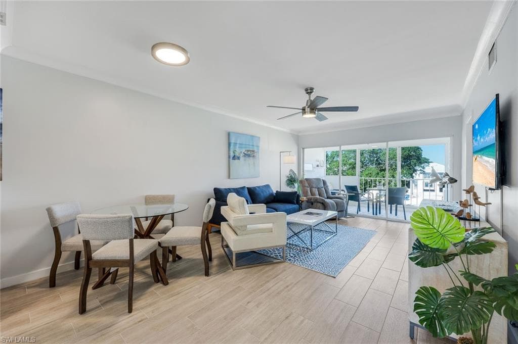 668 Broad AVE S # J668, NAPLES FL 34102-5