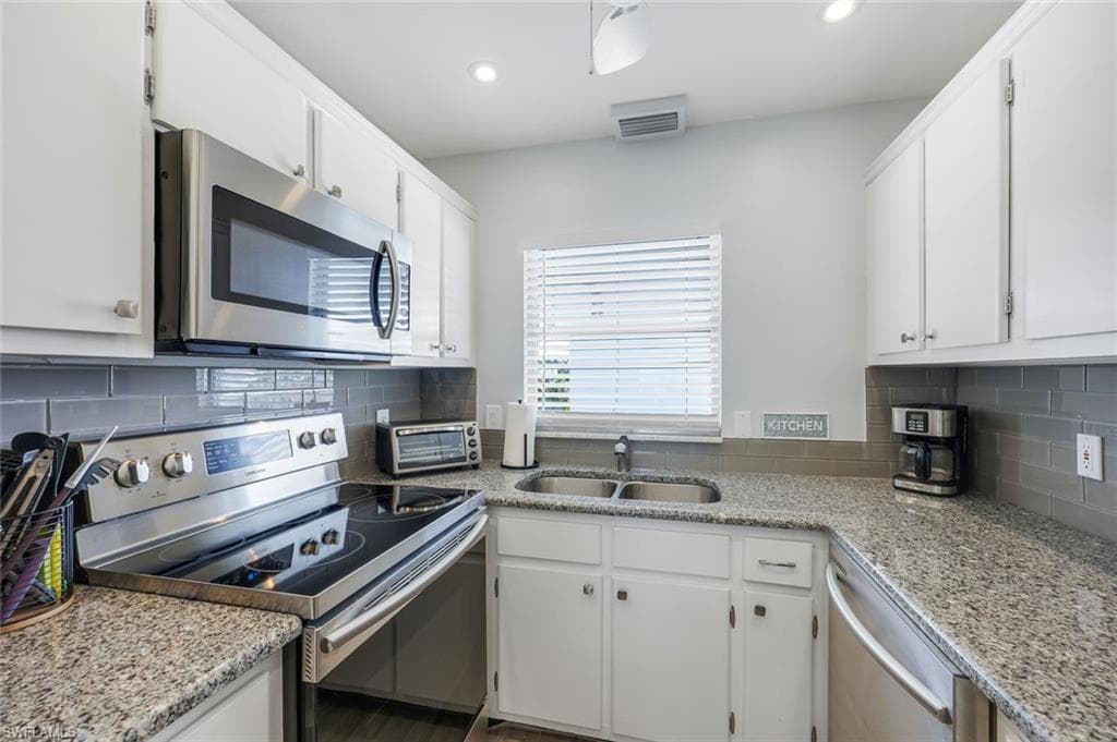 668 Broad AVE S # J668, NAPLES FL 34102-6