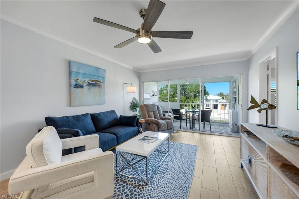 668 Broad AVE S # J668, NAPLES FL 34102-4