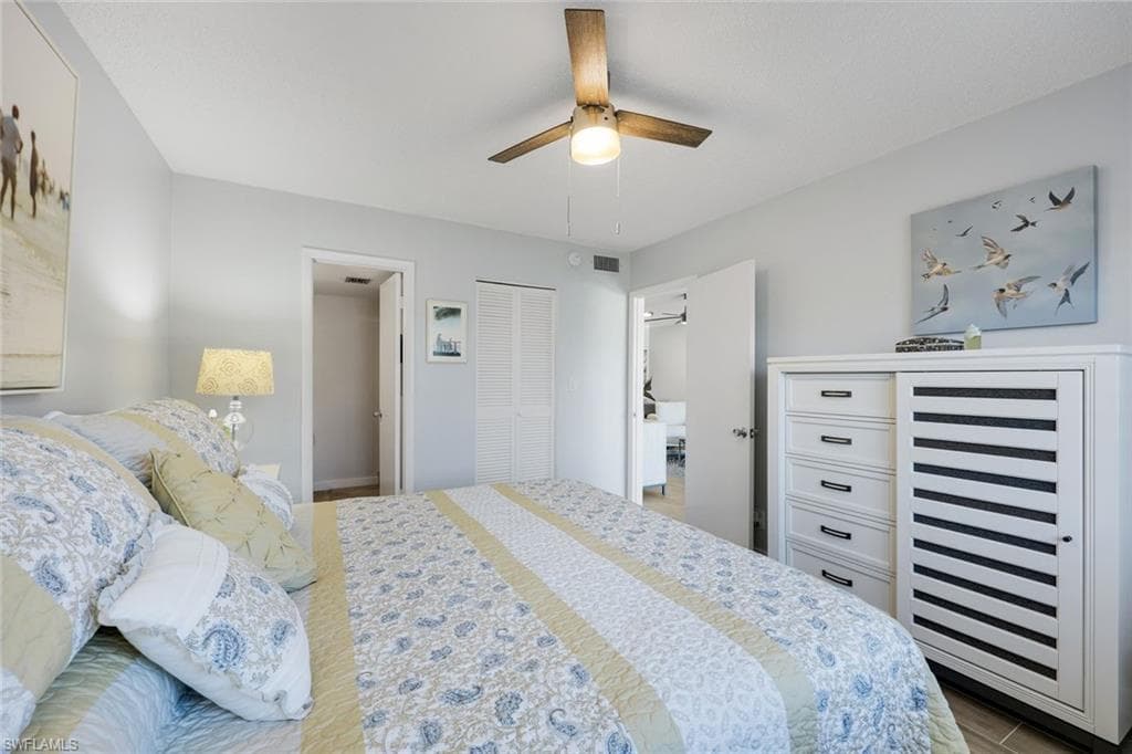 668 Broad AVE S # J668, NAPLES FL 34102-10