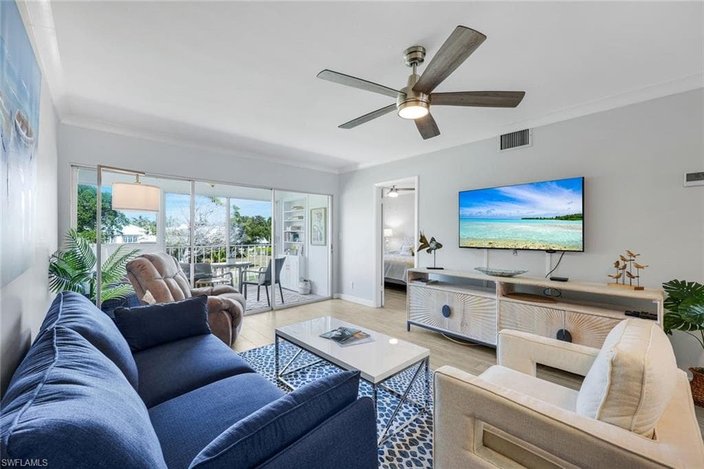 668 Broad AVE S # J668, NAPLES FL 34102-3