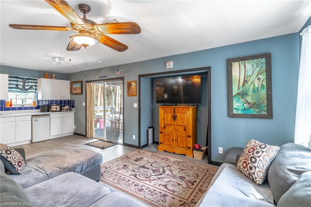 2940 Newman DR-6