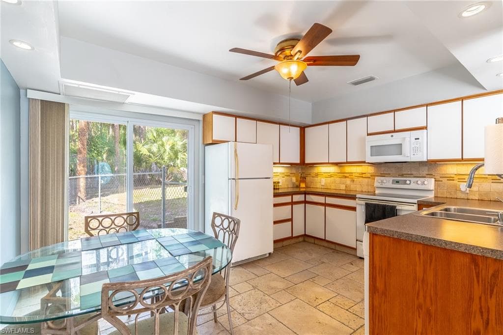 2940 Newman DR-17
