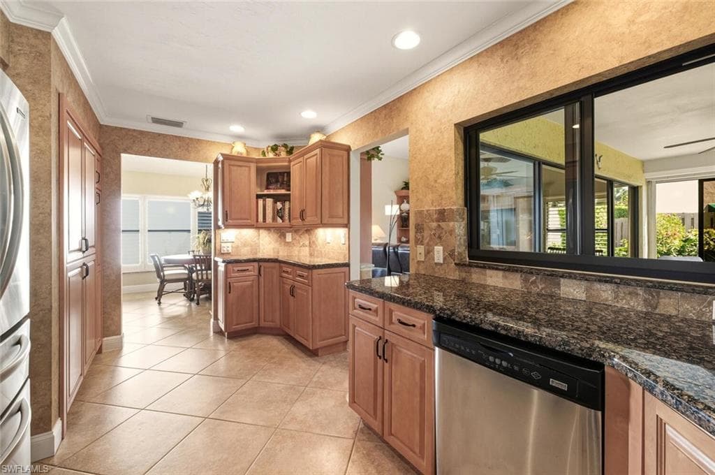 738 Reef Point CIR-14