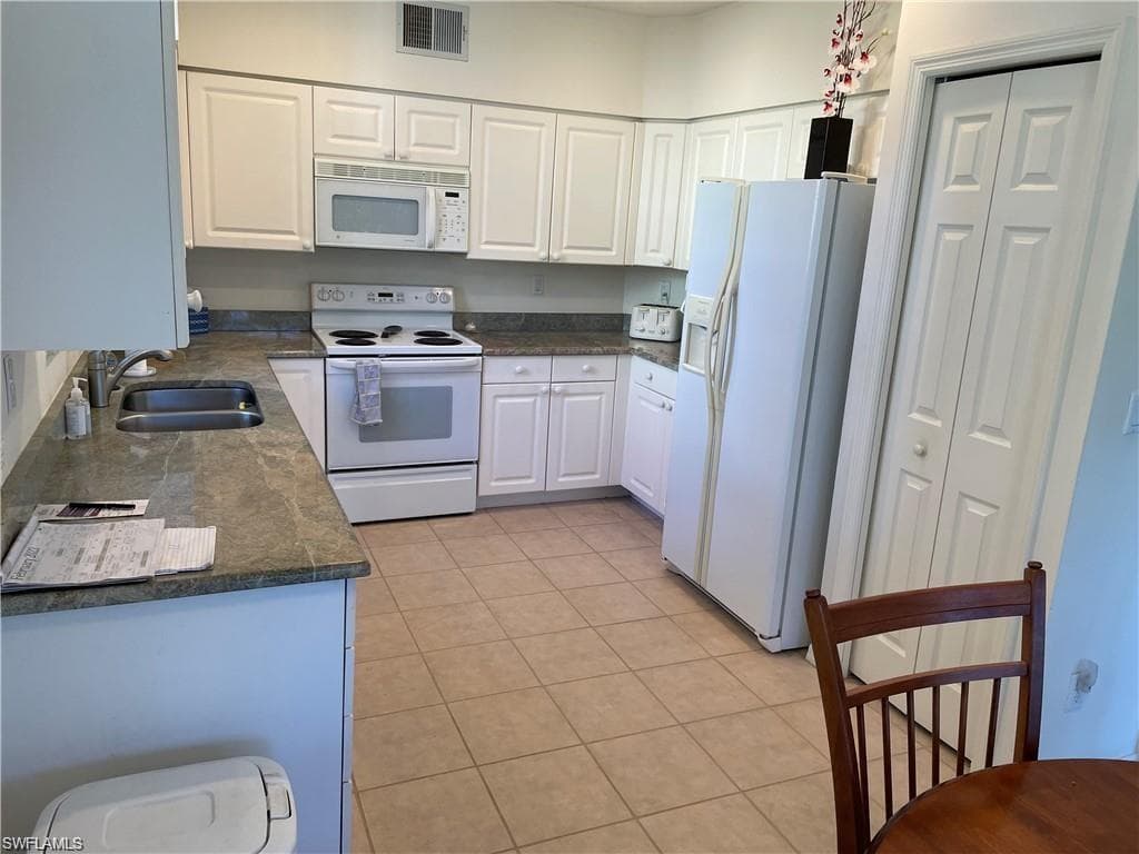 2288 Ashton Oaks LN # 103, NAPLES FL 34109-5