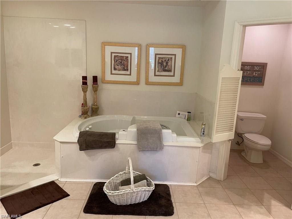 2288 Ashton Oaks LN # 103, NAPLES FL 34109-10