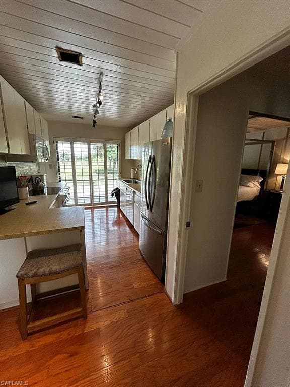 1702 Hill AVE-21