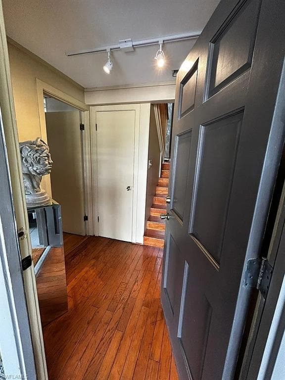 1702 Hill AVE-9