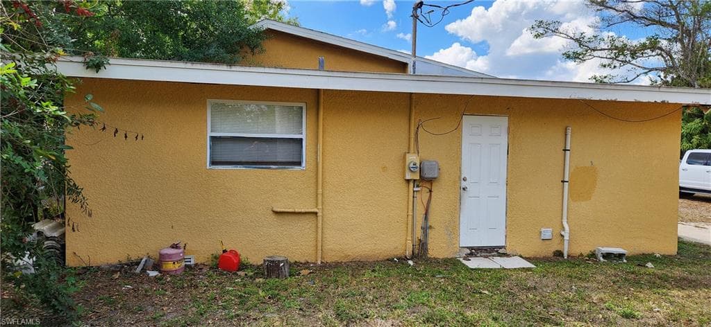 1423 Lura AVE-45