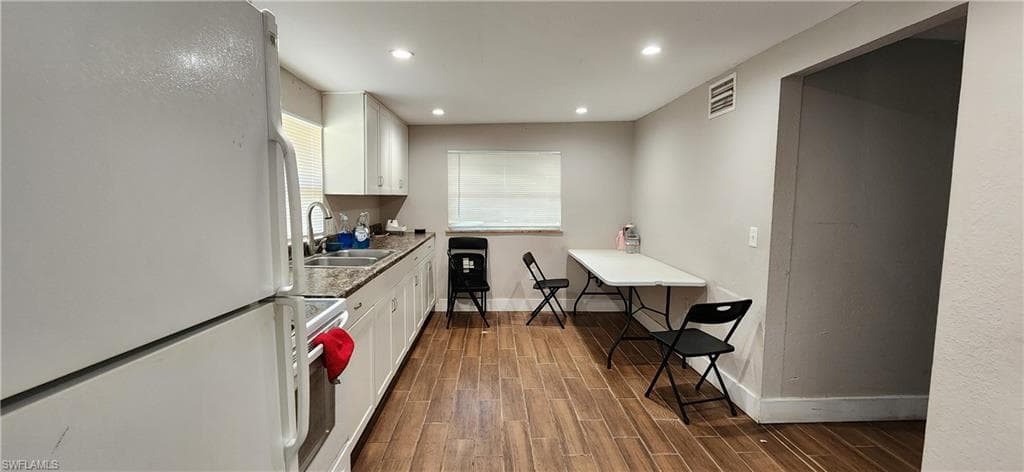 1423 Lura AVE-2