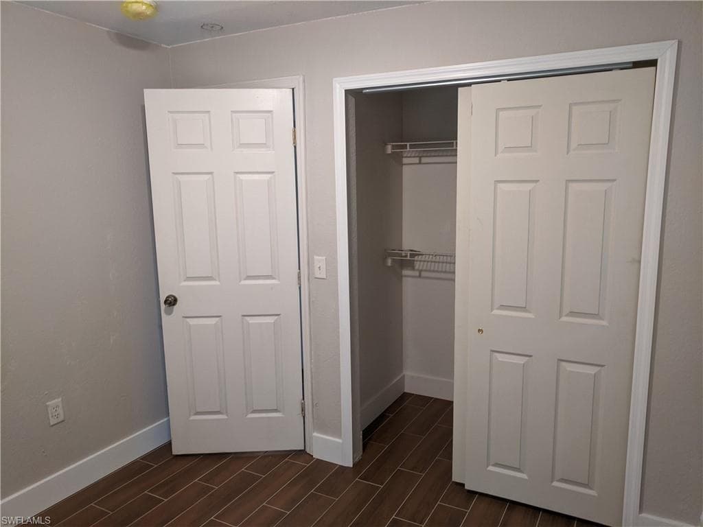 1423 Lura AVE-31