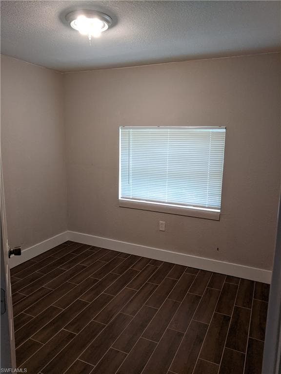 1423 Lura AVE-29