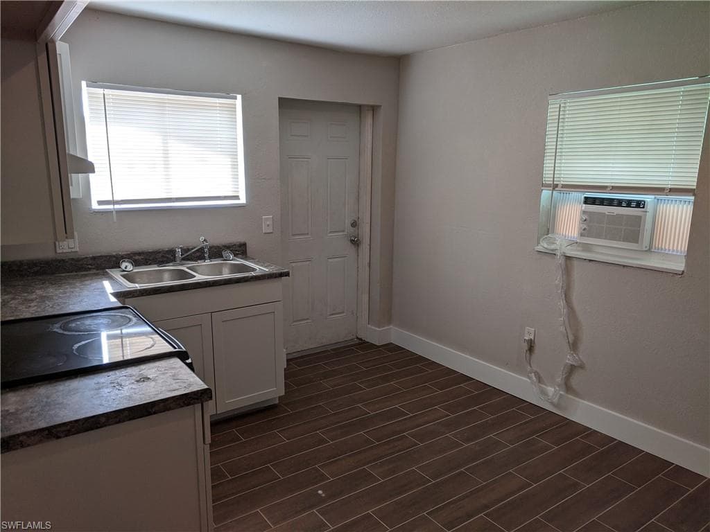 1423 Lura AVE-40
