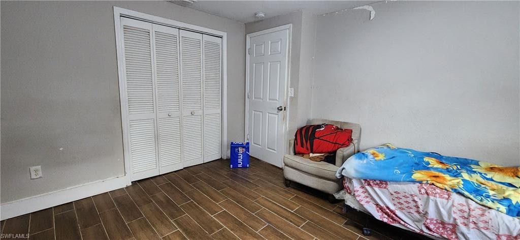 1423 Lura AVE-14