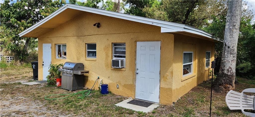 1423 Lura AVE-47