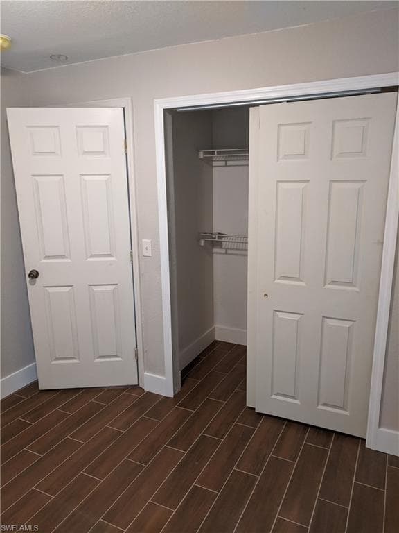 1423 Lura AVE-30