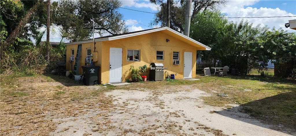 1423 Lura AVE-24