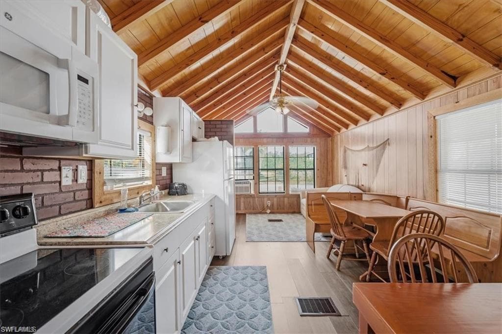 825 Copeland AVE S # 20, EVERGLADES CITY FL 34139-1