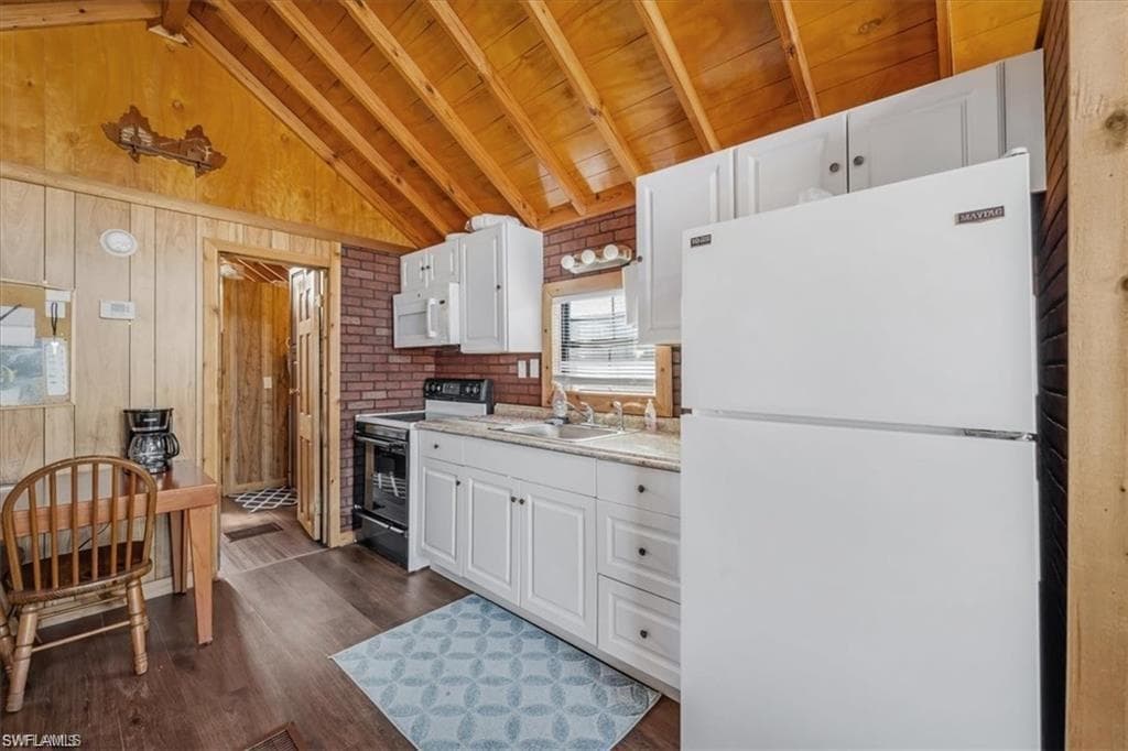 825 Copeland AVE S # 20, EVERGLADES CITY FL 34139-15