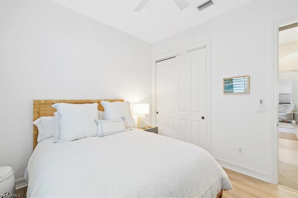 7831 Valencia CT, NAPLES FL 34113-35