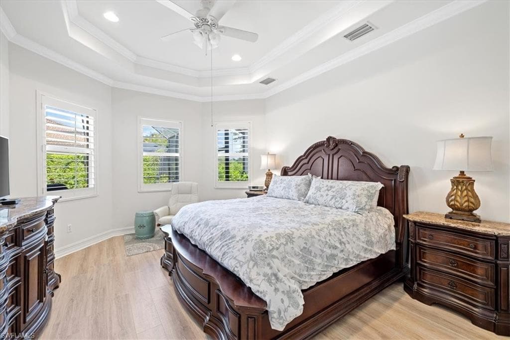 7831 Valencia CT, NAPLES FL 34113-31