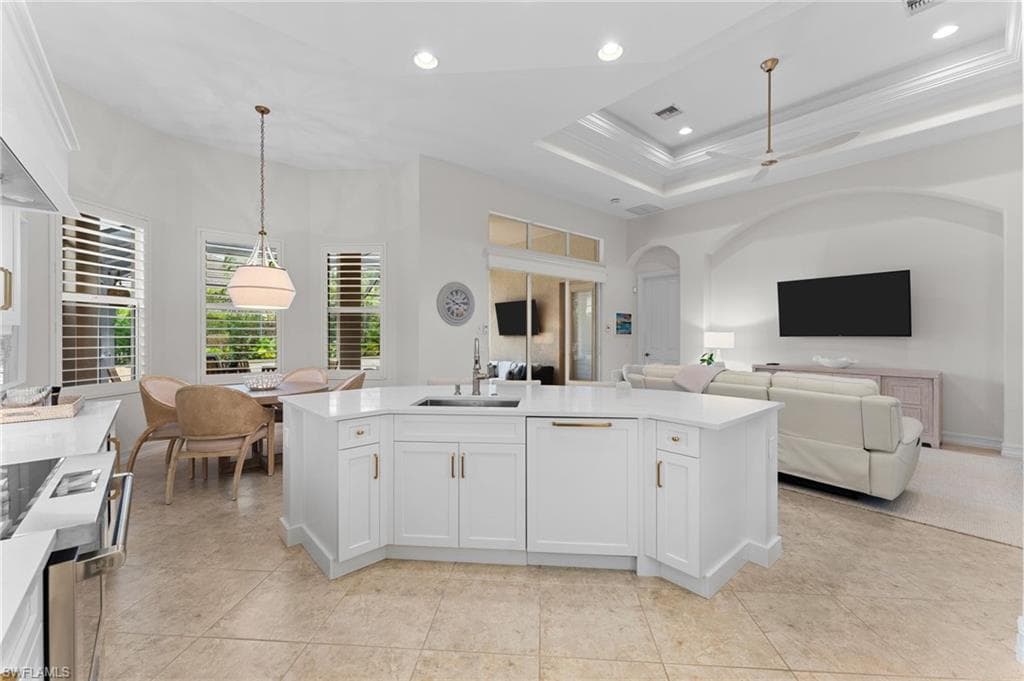 7831 Valencia CT, NAPLES FL 34113-23