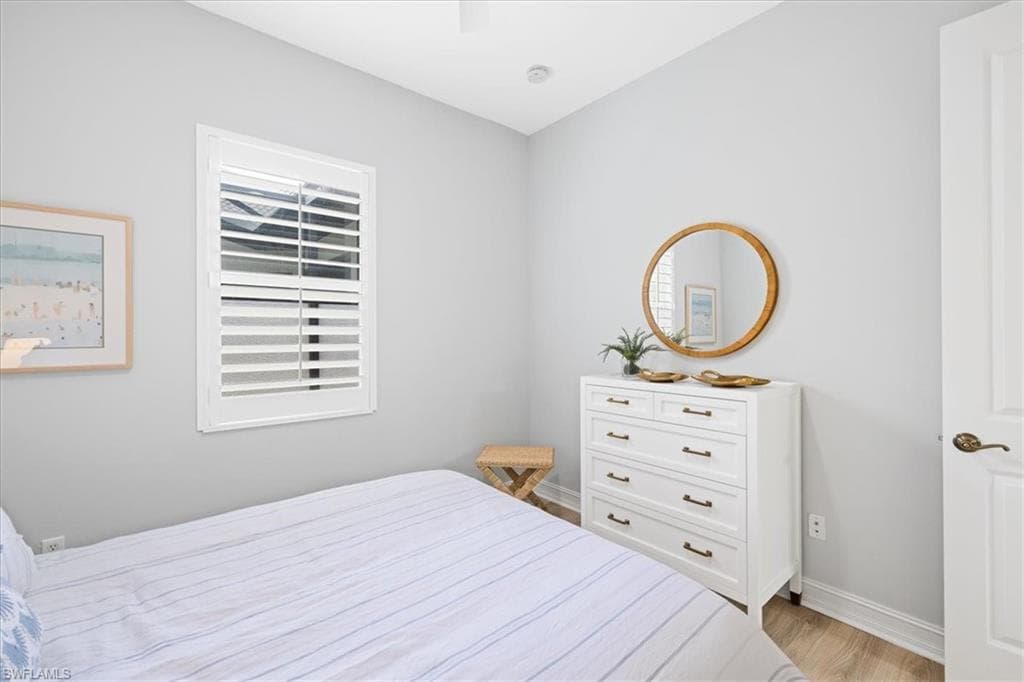 7831 Valencia CT, NAPLES FL 34113-37