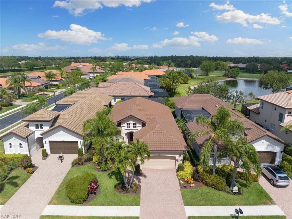 7831 Valencia CT, NAPLES FL 34113-7