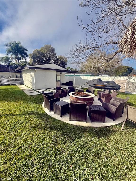 733 Pine Cone LN, NAPLES FL 34104-35