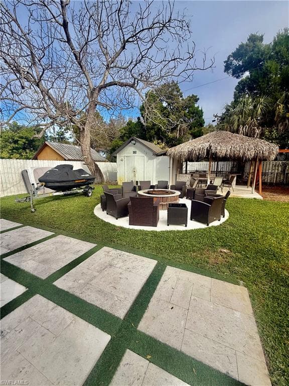 733 Pine Cone LN, NAPLES FL 34104-31