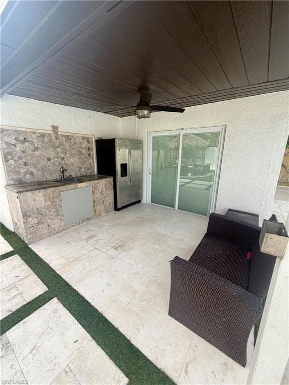 733 Pine Cone LN, NAPLES FL 34104-27