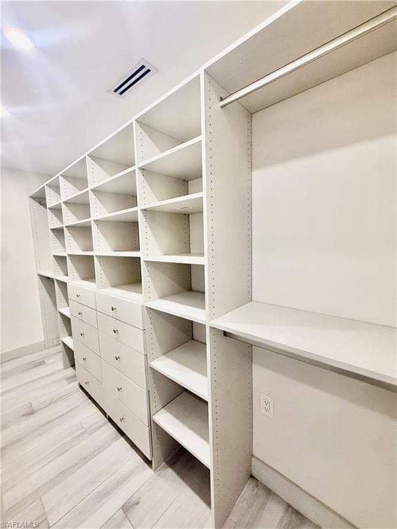 733 Pine Cone LN, NAPLES FL 34104-17