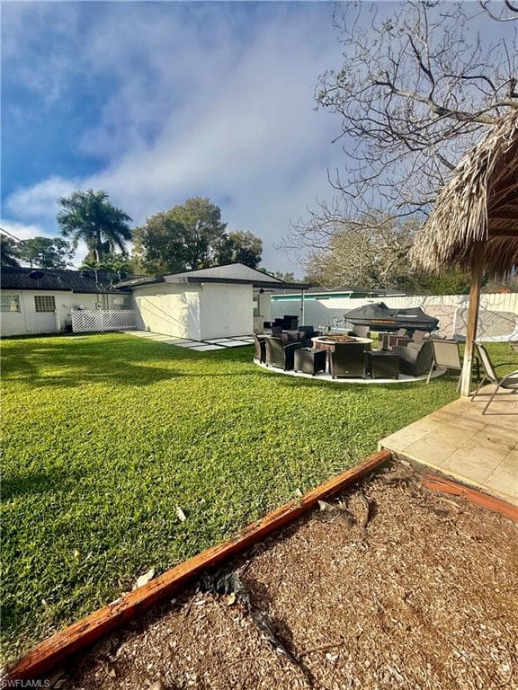 733 Pine Cone LN, NAPLES FL 34104-36