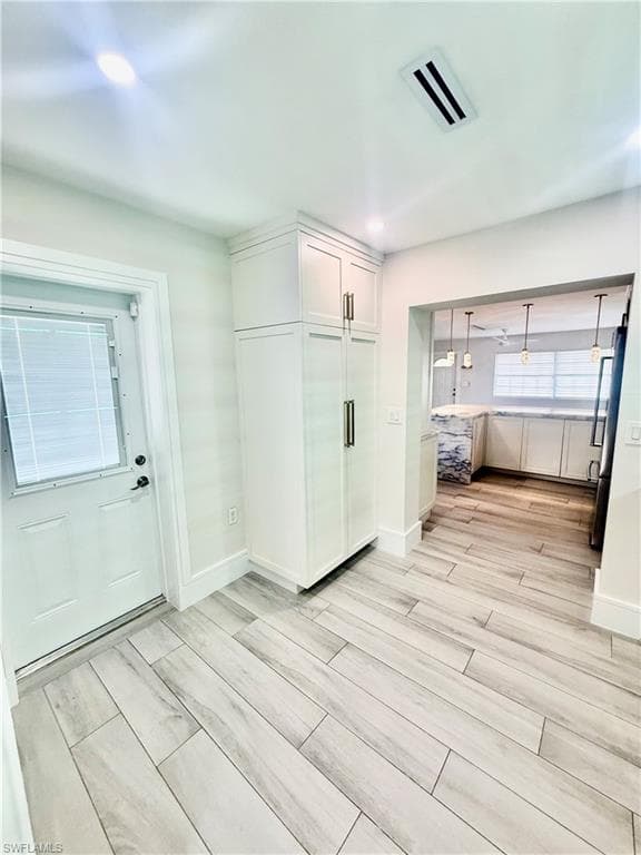 733 Pine Cone LN, NAPLES FL 34104-14