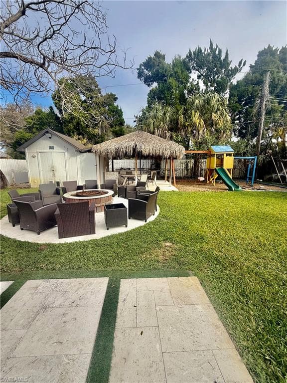 733 Pine Cone LN, NAPLES FL 34104-39