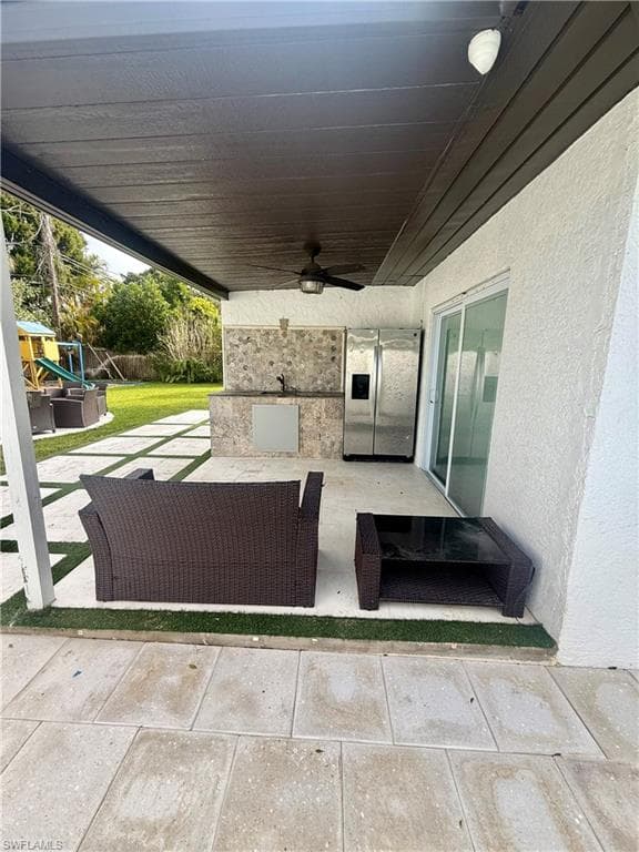 733 Pine Cone LN, NAPLES FL 34104-28