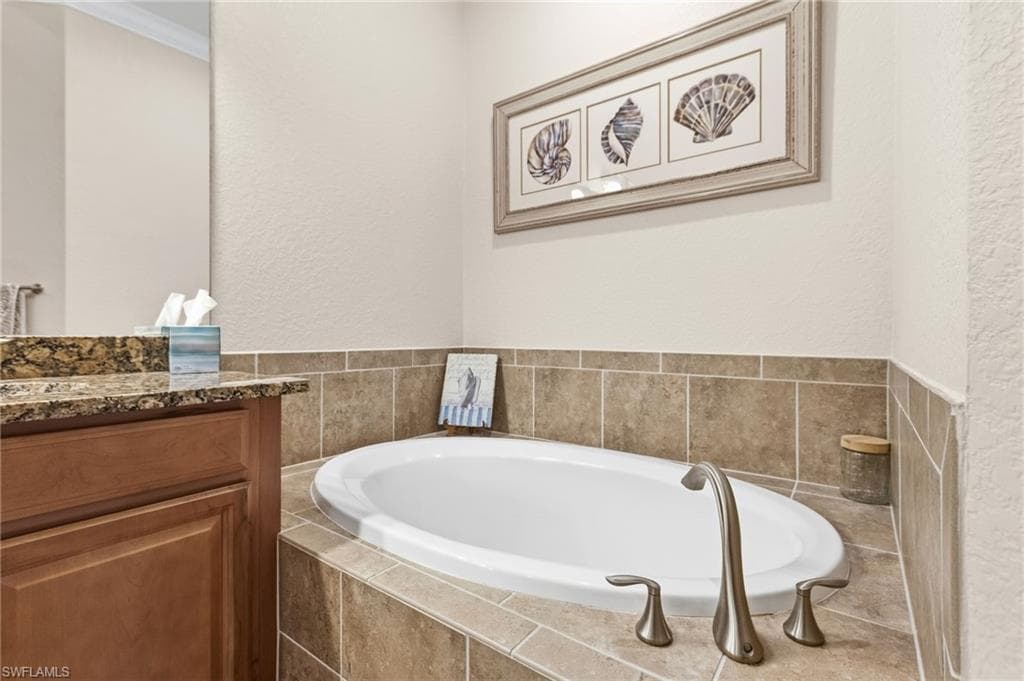9484 Casoria CT # 202, NAPLES FL 34113-26