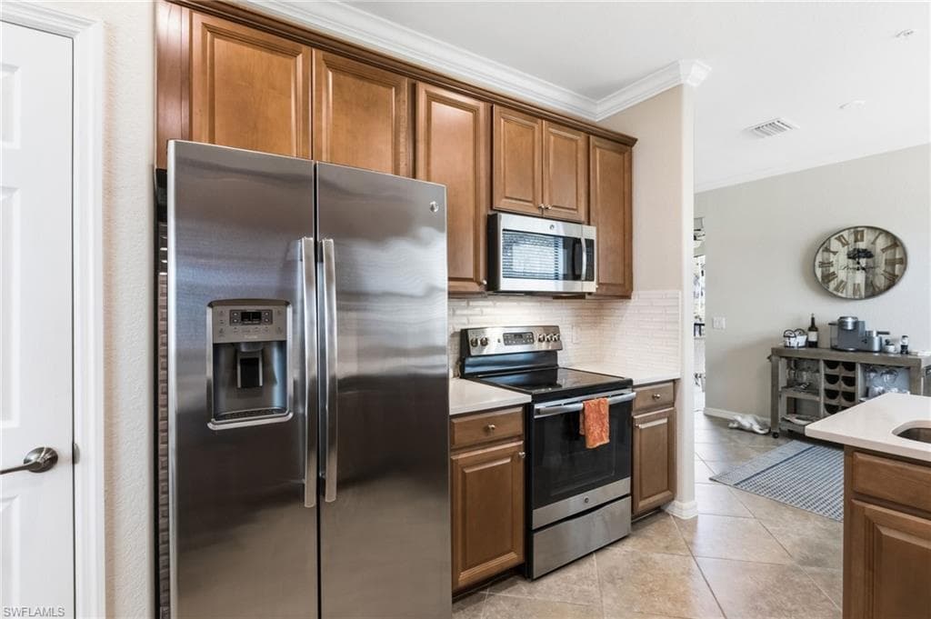 9484 Casoria CT # 202, NAPLES FL 34113-8