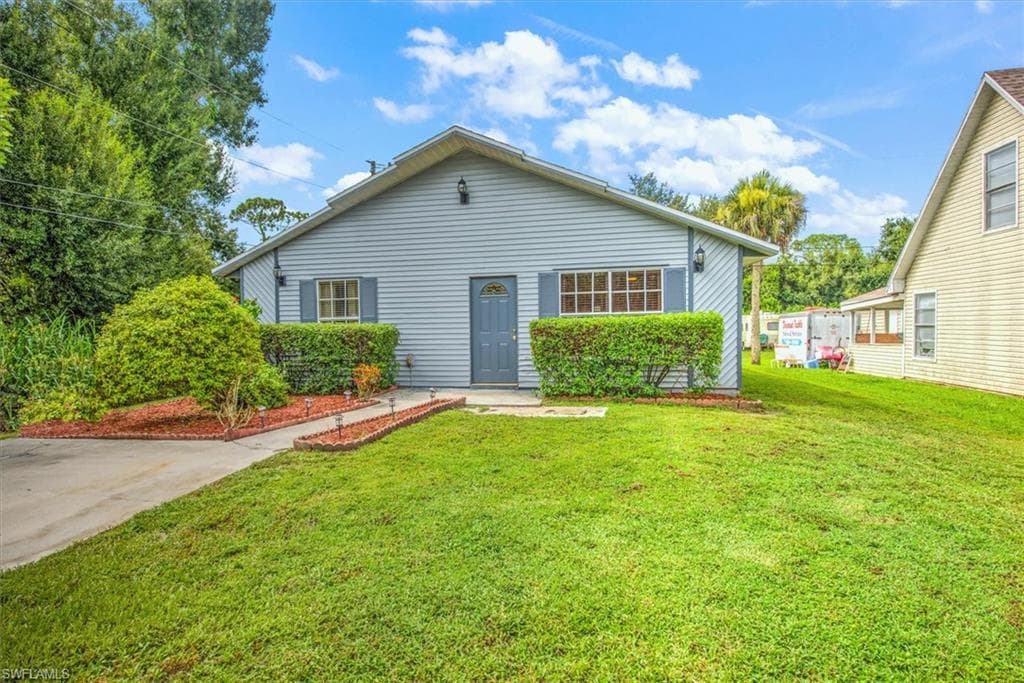 509 Capitol ST, NORTH FORT MYERS FL 33903-1