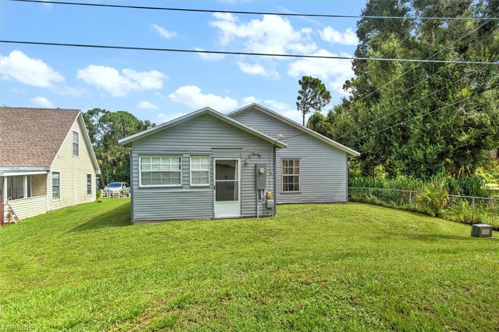 509 Capitol ST, NORTH FORT MYERS FL 33903-29